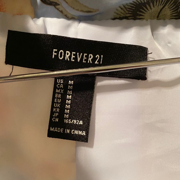 Puffy wind breaker jacket from Forever 21 - Picture 5 of 5